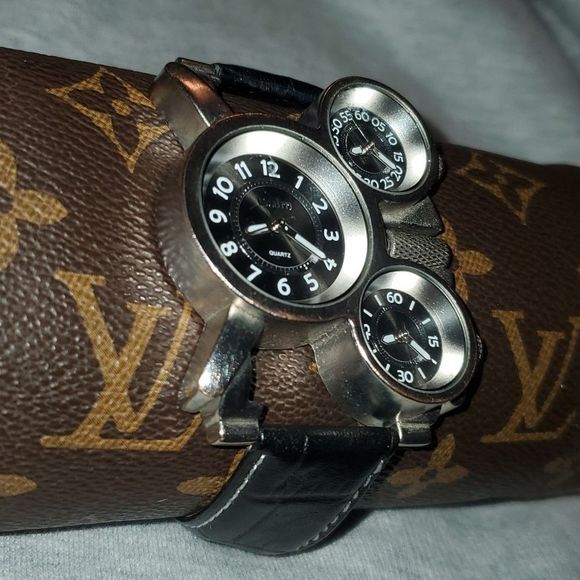 Oulm 3 Face HUGE Men's Analog Quartz Watch Leather Band Silver Cases Black Faces - Picture 3 of 9